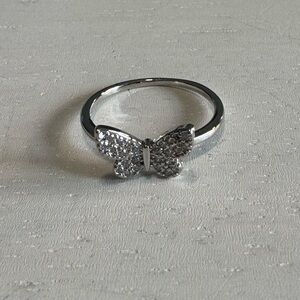 Butterfly ring